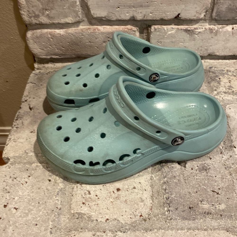 Crocs Classic Platform Clog‎ Women's Size 7 Casual Lifestyle Iconic comfort